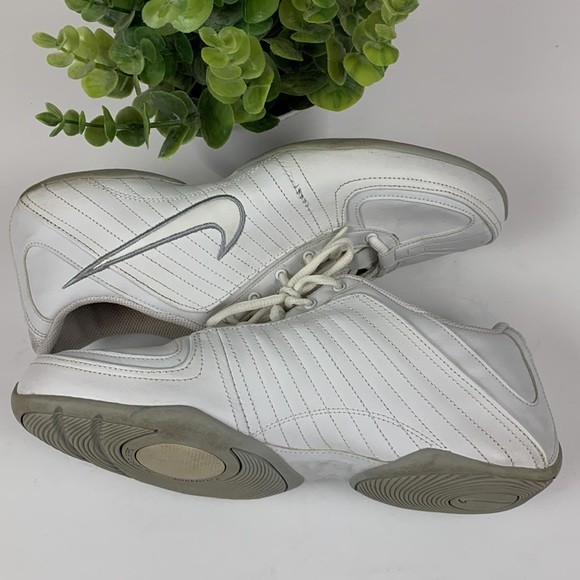 Nike sneakers - Picture 7 of 9